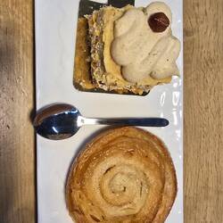 Unbedutender Nachtisch: Casse noir und koign amann (bretonisch)