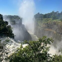 KEINE Wolken, kommt alles vom Wasserfall