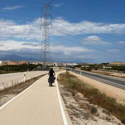 Links ist der 800 Meter Berg zu sehen, der als nächstes erklommen werden muss.