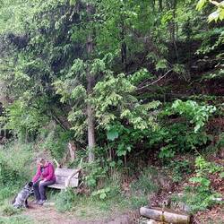 Pausenplatz mit Wasserversorgung.