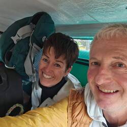 Hier fährt man übrigens nicht Taxi, hier fährt man Salatschüssel 😆