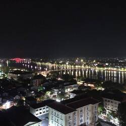 les 7 lotus roses matérialisant les 7 pas de Bouddha sur la rivière des Parfums