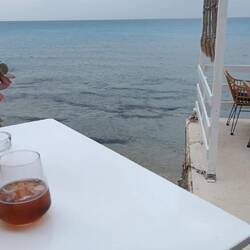 Amoudi ... Taverne direkt am Meer