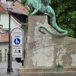Die Drachenbrücke. Ein Wahrzeichen der Stadt