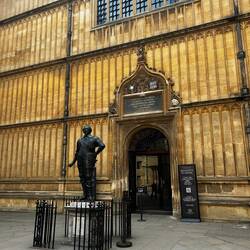 Diese Statue diente als Inspiration für den Fast Kopflosen Nick