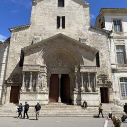 Nicht römisch, sondern romantisch äh romanisch