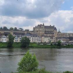 ...Schloss Amboise...in der Kapelle ist Leonardo DaVinci begraben..