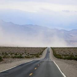 Da hinterm Staub beginnt das Death Valley.😀