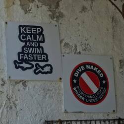 Warnung an der Tauchschule 😂