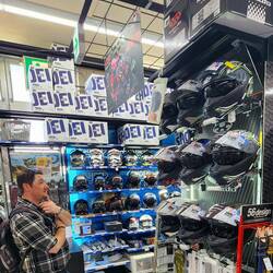 Lots of helmet options ⛑️👍