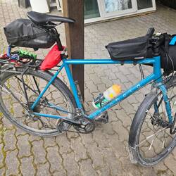 Mein dreckiges Fahrrad, das ich heute geputzt habe, vor allem Kette und Zahnkränze...