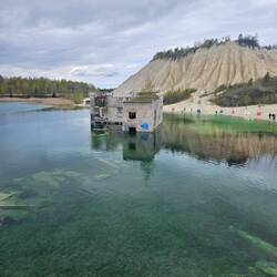 Das ehemalige Gefängnis im See in Rummu...