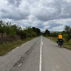 Die letzten 10 km dann relativ flach und auf geteerten Straßen.