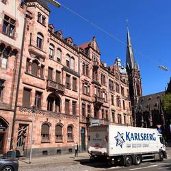 Johanneskirche mit lokaler saarländischer Bierkultmarke