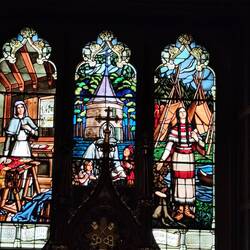 Sogar Frauen sind gewürdigt...