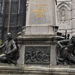 Auch First Nations finden sich in Bronze...