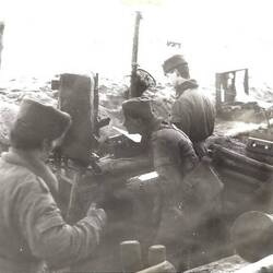 Arbeit auf der ABS (Artillerie Beobachtungsstelle)