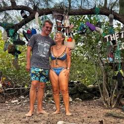 den einzelnen Schuh am Baum der lost utensilien aufgehängt