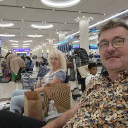 Wieder warten auf den Flieger