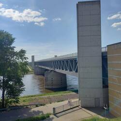 Oben der Mittellandkanal und unten die Elbe