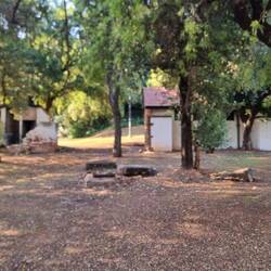 Im Vorgarten zum südafrikanischen Parlament