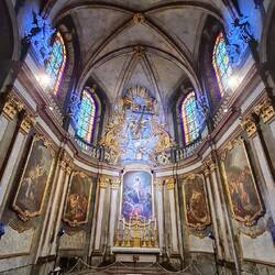 Der hinter Teil der Kathedrale mit dem Doppelchor