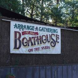 Also weiter den Yarra River hinunter, ...