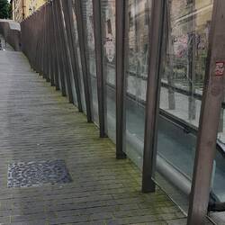 Scale mobili sparse in città