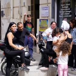 ...famiglia sempre sotto protezione