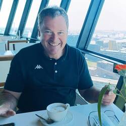 Auch Gerhard ist bester Laune.