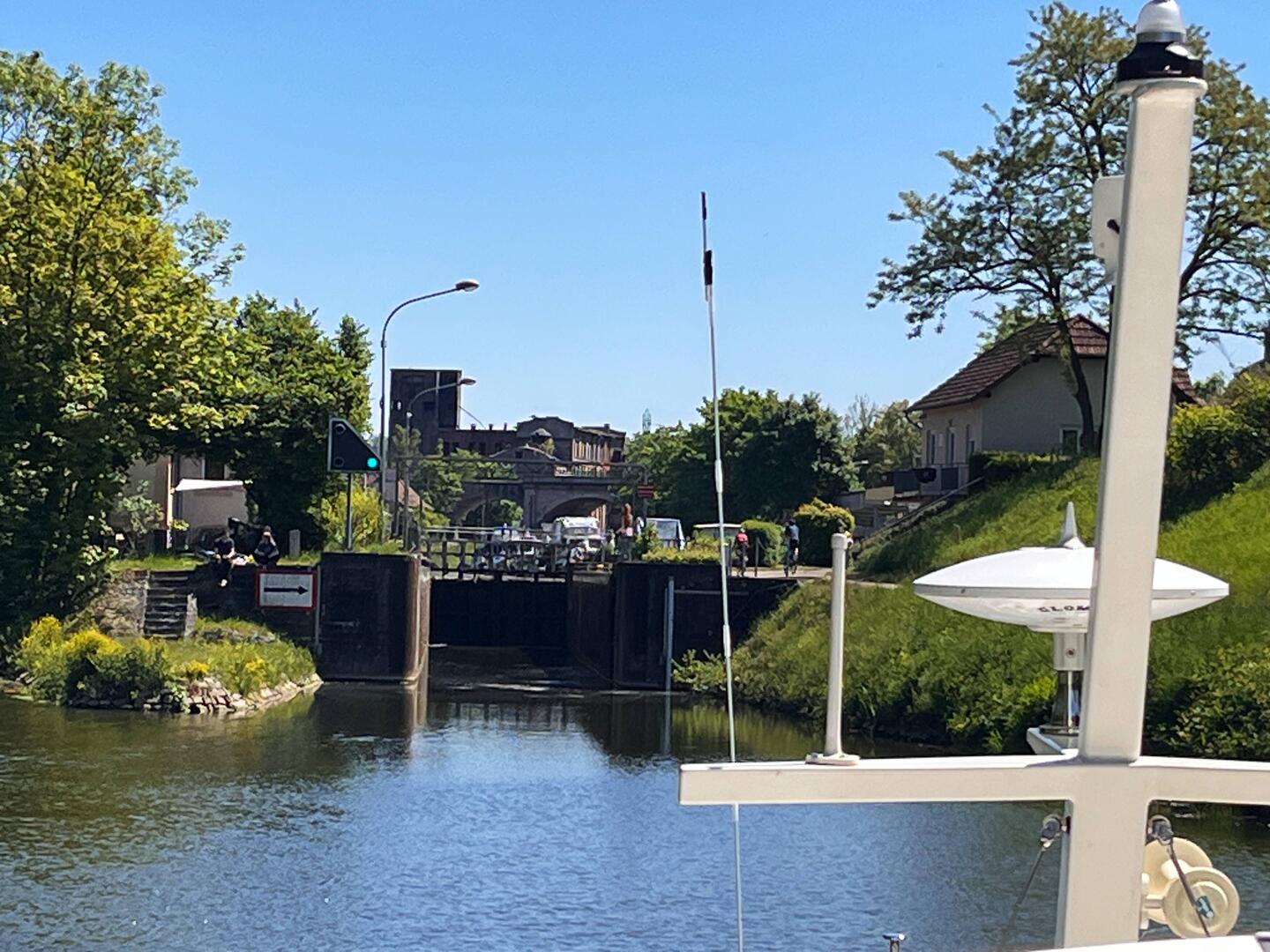 Saarkanal, Unterwasser Ecluse 27, Schleusenanfahrt