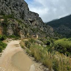 Hier hat man kurz mal gebetet, dass einem kein Steinbrocken auf den Schädel fliegt 😄