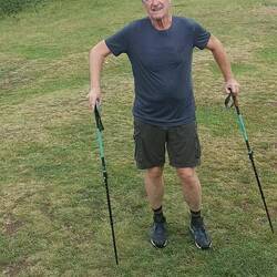 Thomas im Regen: Bass bis auf die Haut