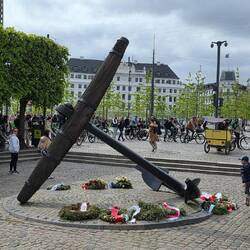 Weltkriegsdenkmal vor dem Königlichen Neumarkt