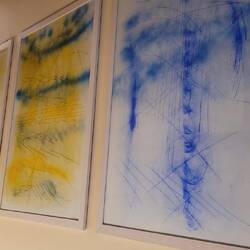 im Treppenhaus und neue