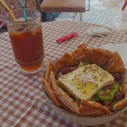 Greek Salad & Ice Tea Lemon