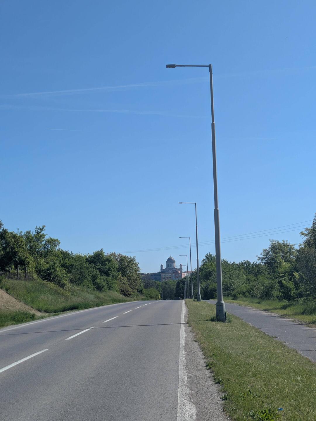 Die Basilika von Esztergom in der Ferne