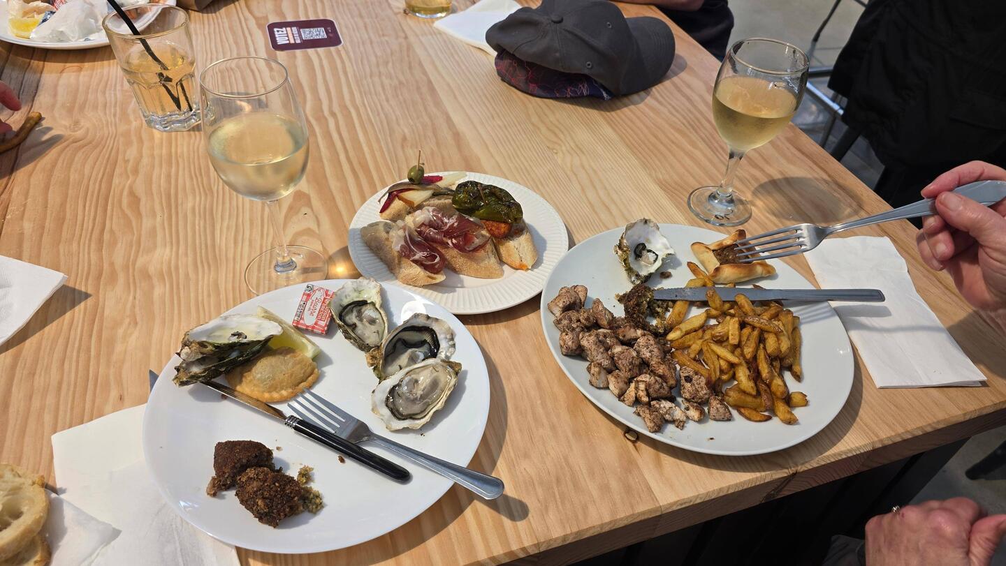 Mittag in der Markthalle