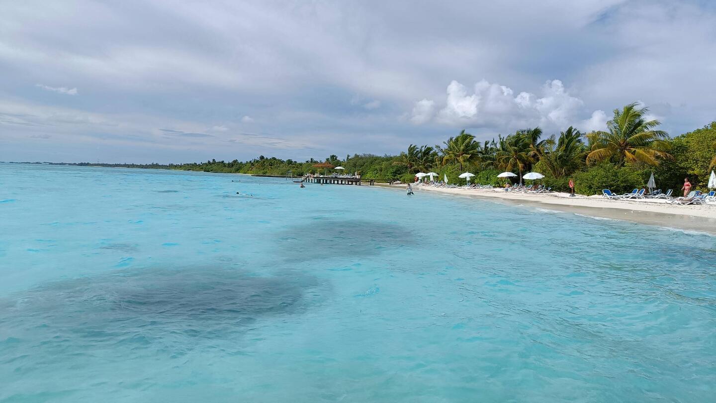 Samstag sind wir mit den Fahrrädern zum westlichsten Punkt der Insel zum schnorcheln geradelt.