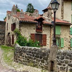 Love this very cute cottage in Le Puy, emblematic of the flavor of the town