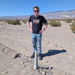 Strange concrete Washington monument in the middle of nowhere