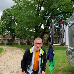 Unser Platz. Der Fahrradträger kann gut zum Handtüchertrocknen genutzt werden