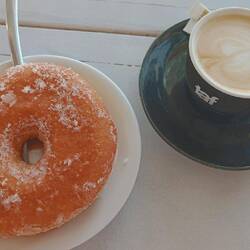 Cappuccino & Donat auf griechisch