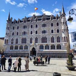 Kaufmannshaus von Gaudi entworfen und gebaut