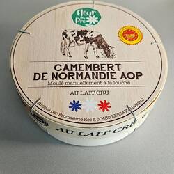 Der Camembert vom Markt schmeckt eindeutig besser als wir ihn von zu Hause kennen
