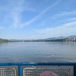 Mit der Fähre ans andere Ufer