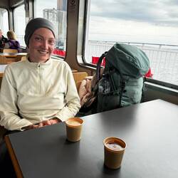 Heiße Schokolade auf der Fähre