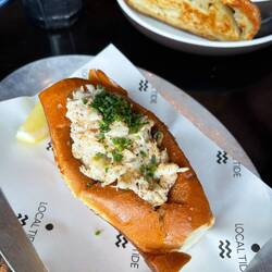 Crab roll