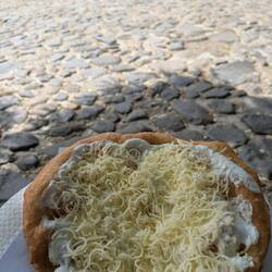 Lángos mit Quark und Käse