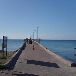Nach dem Mittagessen auf den Pier,